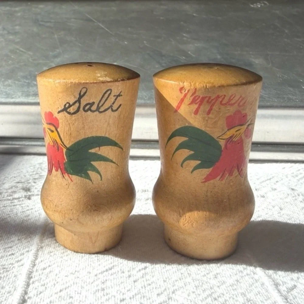 Vintage Wooden Rooster Salt‎ and Pepper Shakers Set Hand Painted Farmhouse Boho